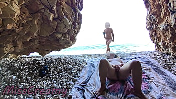Flashing my pussy in front of a guy in public nudist beach and he FUCKS me and gives BLOWJOB - It'_s very risky - MissCreamy