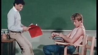 Creampie, orgie, gjengbang, vintage – unge tenåringsgutter blir analt knullet