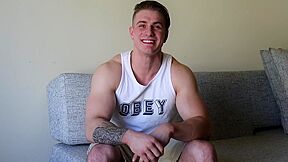 Jonny Pitt: Ripped Bodybuilder Jerks Off