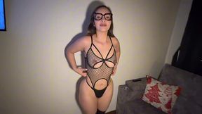 Roommate finds the private photos and the discovery leads to fucking hard
