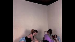 nos bastidores dando o cuzinho pro boy da amiga