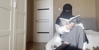 Arab MILF with Big Ass Gives JOI