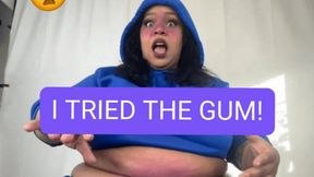 COCKY GIRL TRIES BLUEBERRY GUM