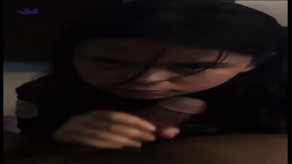 Masiswi suka nyepong kontol sampe crot muka