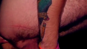 RealMenFuck: Tattooed finds pleasure in cock sucking