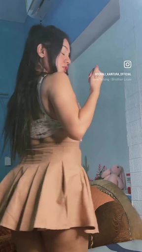 Curvy Sonali shows off her body in a sultry solo scene