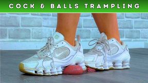 Goddess Amber - Crunching Your Balls Under My Old Nike Shox - Balls Cam (D75)