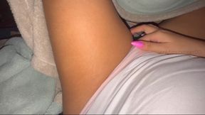 I Woke up so Hot That I Can't Stop Masturbating