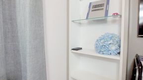 PRESSING YOUR FACE AND MAKING IT LOOK FUNNY AND UGLY - BY ANITA THOMPSON AND THAYLA VIPER - CLIP 1 IN FULL HD