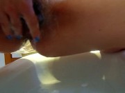 I bathe my clitoris on fire