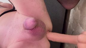 Dildo Pissing, Cumming