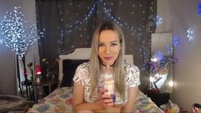 Super Sexy Slut Talks Dirty and Fucks Dildo
