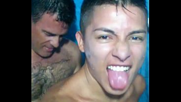Sexo en el ba&ntilde_o con mi esposo