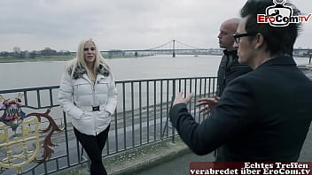 NAIVE DEUTSCHE BLONDINE TEEN ABGESCHLEPPT NACH FLIRT AUF STRA&szlig_E ZUM DREIER MMF