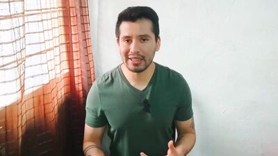 joven bisexual activo inter de 20cm es penetrado por el albañil maduro! Relato sexual