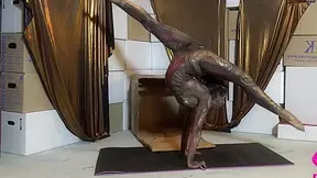 Body Painted Statue Contortion From A Box - Watch4Fetish