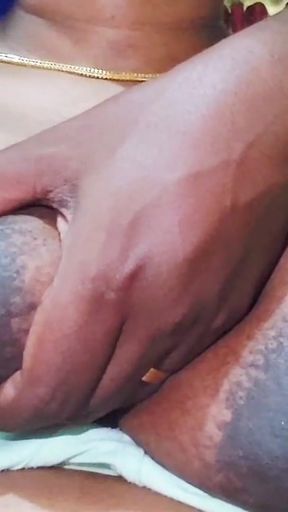 Boss Ne Bhabhi Ko Promotion dene Ke Bahane Bulaya Apne Bed room   Clip 1