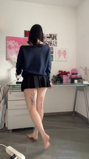 Slim solo babe posing