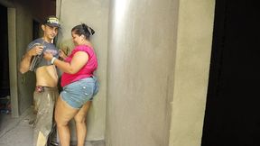 chica se folla a el albanil en la obra sexo arriesgado
