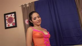 Latin hairy cunt gets dildo on her casting