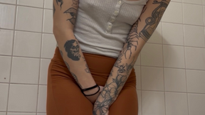 cutie wets her pants