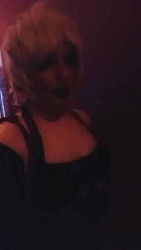 Zora Dual CD blonde short hair