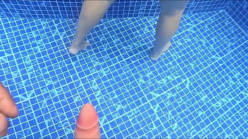 ATRAPO EN LA PISCINA A DESCONOCIDA GOLOSA DE CULO ENORME Y LE CLAVO LA VERGA DIRECTO AL CO&Ntilde_O