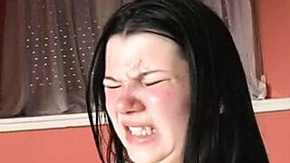 Cumshot – Amateur vollbusige Teen-Hure anal gefickt