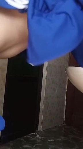 Recording a in a Quickie in the College Bathroom