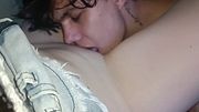 sexi chica de piel palida se deja montar cuando estasmos solos en casa