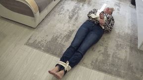Squashing stretching my face and cheeks with my belly exposed ss
