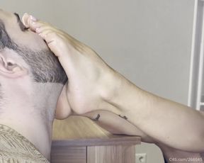 Addicted to Valeria’s Feet - Intense Foot Sniffing (part 2)