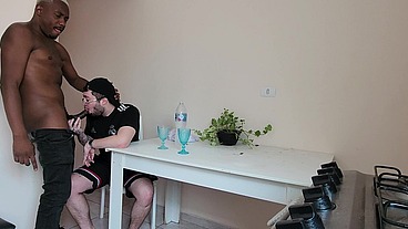 Dei água e pica para o nerdizinho