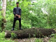 Piss from a tree trunk