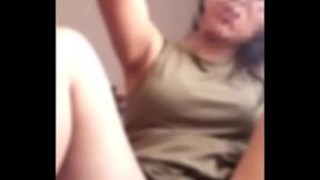 VIDEOLLAMADA. Mi cu&ntilde_ada y yo nos masturbanos por videollamada a escondidas. CASI NOS CACHAN