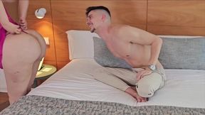 Alluring MILF beauty arousing xxx video