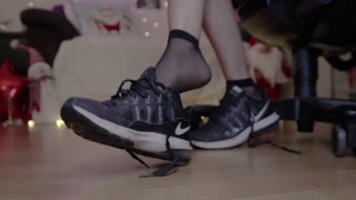 Dangling | Nike Sneakers