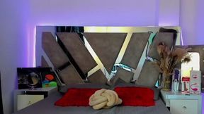 Amara Jons Members-Only Show