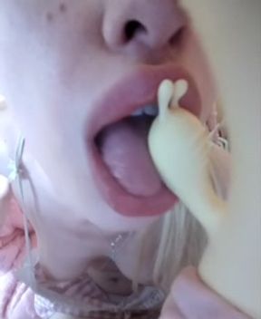 I'll give you a blowjob, piss in my mouth, I'll swallow