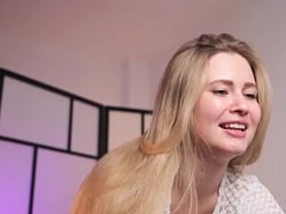 Sexy moves of Stella Cardo before getting fucked