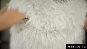 ”Horny brunette Solana plays with her delicious shaved twat”