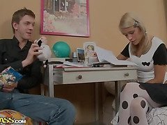 Cock-hungry amateur chick porn scene 1