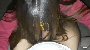 Tomando leitinho quentinho no sofa