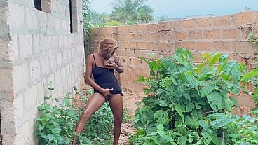 Real_Ladygold - she fuck a strange farmer on her building site