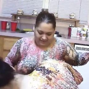 Fat and BBW latinas use creams on their bodies in the kitchen