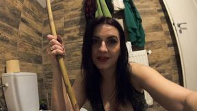 desperate to pee – shiny leather boots, ripped pantyhose and intense pee fetish play