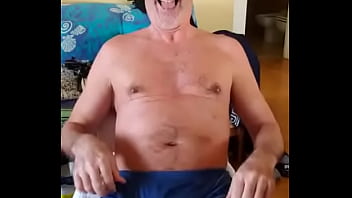More pervy Papi fun in my nylon running shorts with a big blop of precum eating! #batebuddies #batebros #batebuds #batewo ...