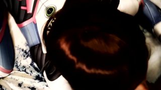 Gadis Cosplay D.Va Overwatch Amatur Memberi Blowjob Dan Mendapat Mulut Air Mani
