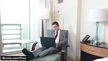 Bellboy Zane Anders Goes Brenner Bolton'_s Not To Help Him With His Suitcase But To Get Fucked - BROMO