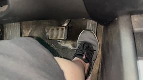 To 170km in Nike Sneakers